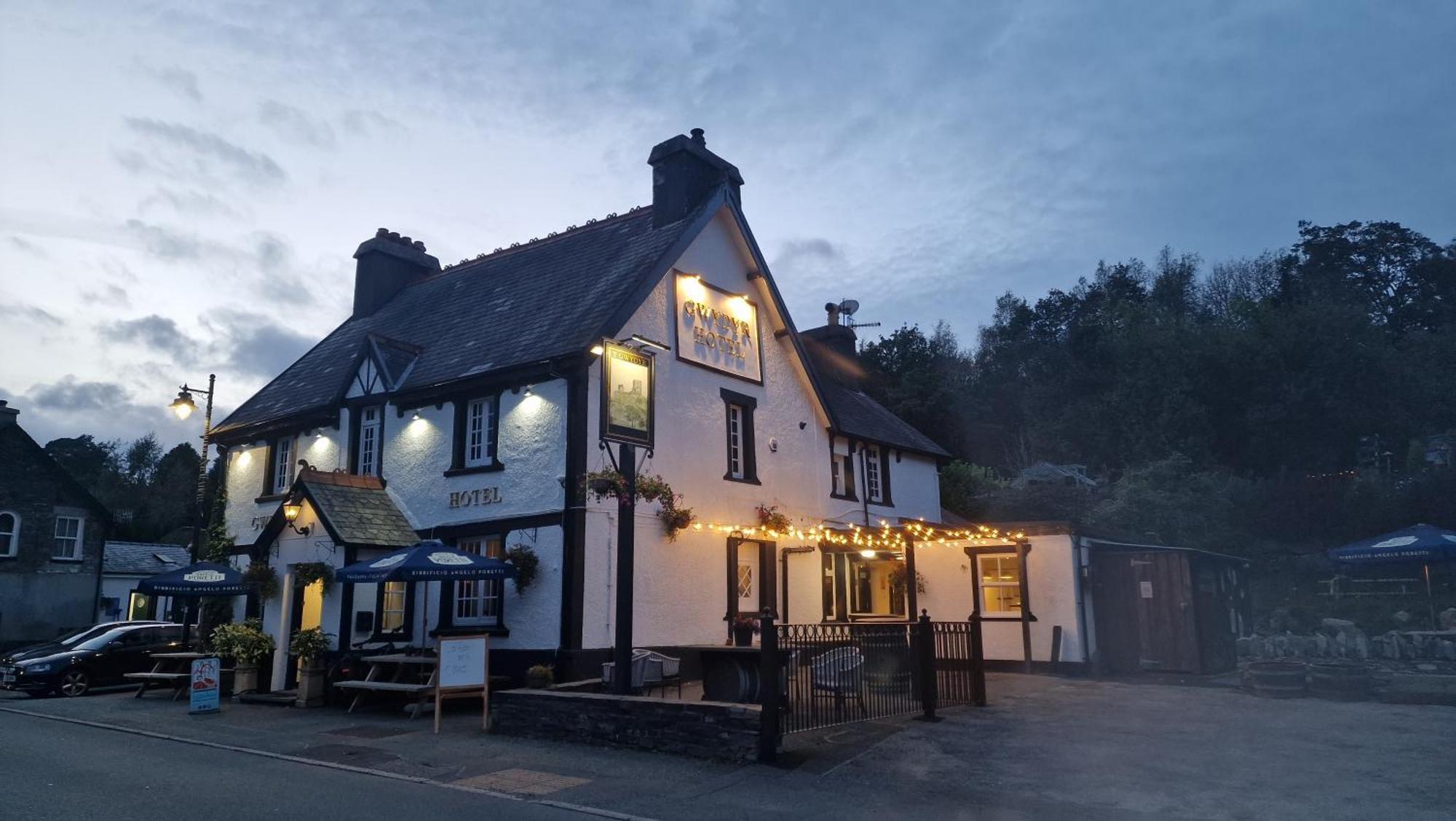 Y Gwydyr Hotel - Dolwyddelan Extérieur photo