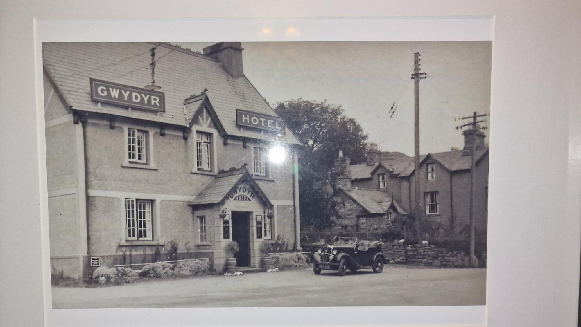 Y Gwydyr Hotel - Dolwyddelan Extérieur photo