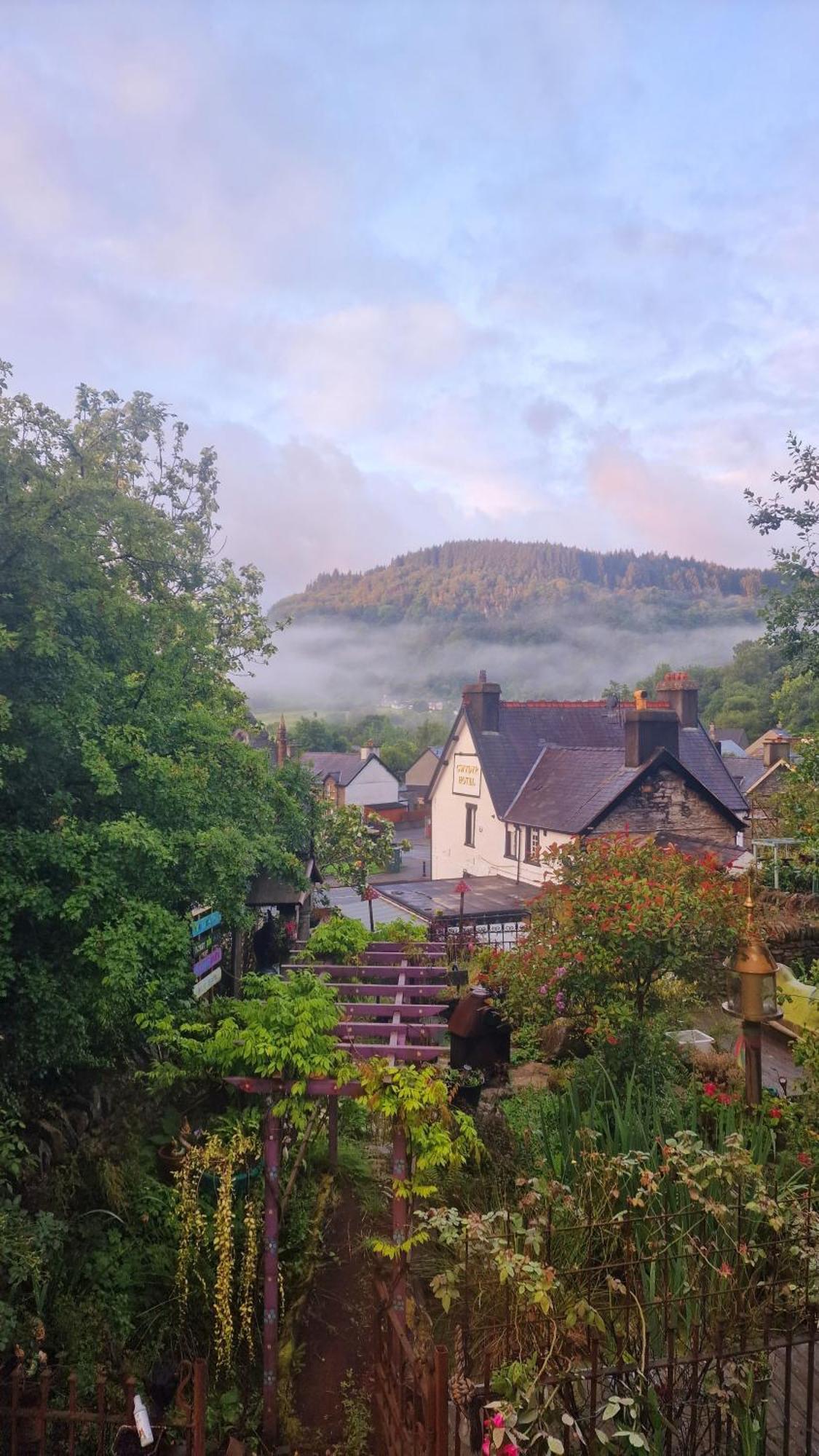 Y Gwydyr Hotel - Dolwyddelan Extérieur photo