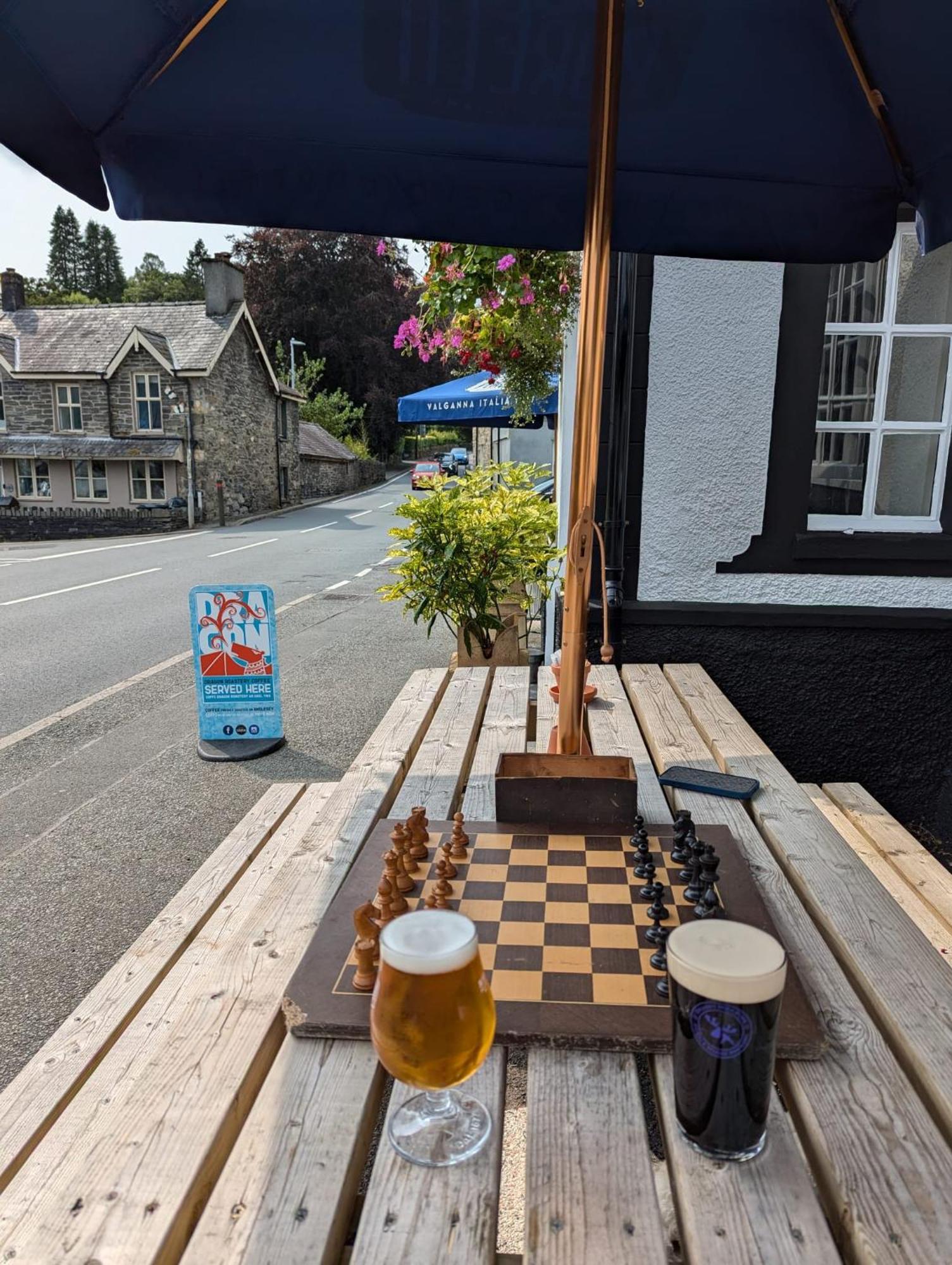 Y Gwydyr Hotel - Dolwyddelan Extérieur photo